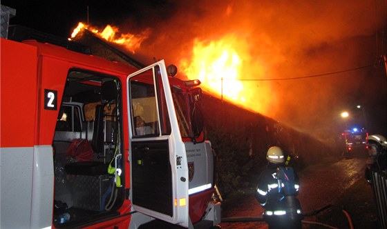 Zásah hasi pi poáru rodinného domku v Liptani na Osoblasku, uvnit uhoel