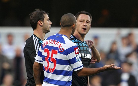 Anton Ferdinand obvinil Johna Terryho, e ho rasisticky uráel.