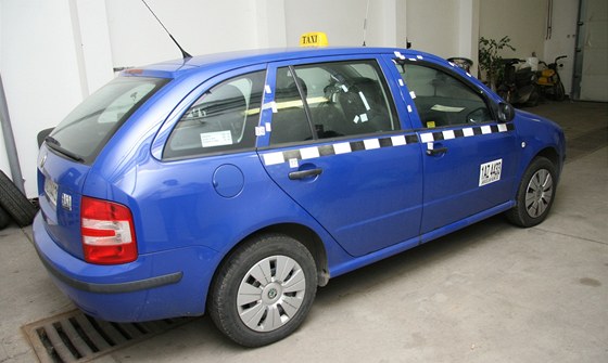 Auto taxikáře zavražděného v Čelákovicích