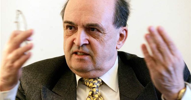 Bývalý diplomat Ji�í Gru�a