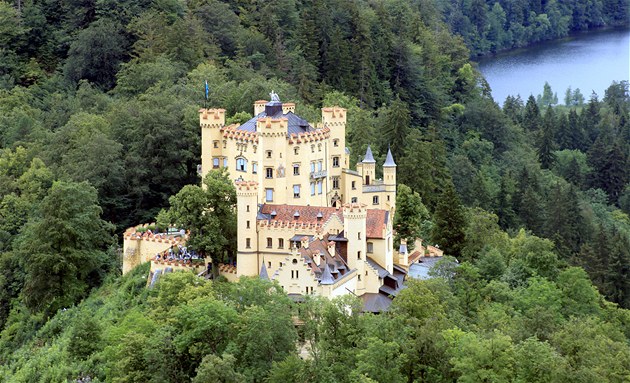 Muž u zámku Neuschwanstein napadl dvě ženy a shodil je z mostu. Jedna zemřela