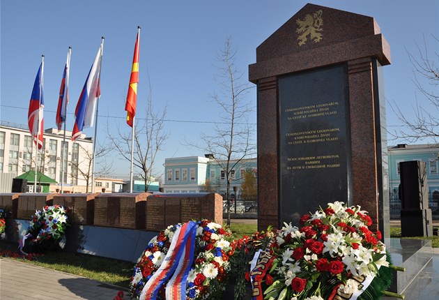 Ruští komunisté chtějí odstranit pomník československým legionářům. Haška ale velebí