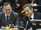 eský premiér Petr Neas na summitu hovoí s francouzským prezidentem Sarkozym.