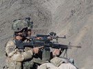 etí vojáci bhem operace Desert Serpent v okrese Baraki Barak afghánské...