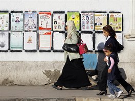Volebn plakty v Tunisu (18. jna 2011)