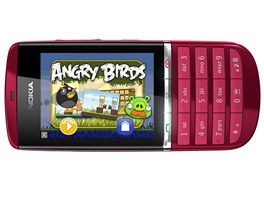 I v modelu 300 je pedinstalována hra Angry Birds.