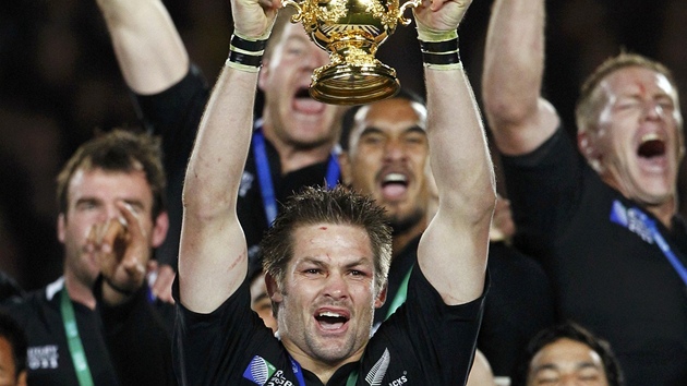 DOČKALI SE.  Ragbisté Nového Zélandu získali titul po čtyřiadvaceti letech.