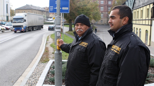Místa v dvoulenné romské hlídce v Novém Boru obsadili Tomá Horvát (vpravo) s