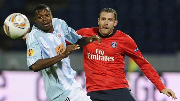 Bratislavský Guede (vlevo)  v souboji s pa�í�ským protihrá�em Armandem