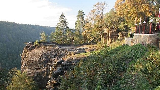 Vyhlídka Belvedér je nejstarší a jednou z nejhezčích upravených vyhlídek v Národním parku České Švýcarsko. Je z ní krásný výhled do 130 m hlubokého kaňonu řeky Labe,