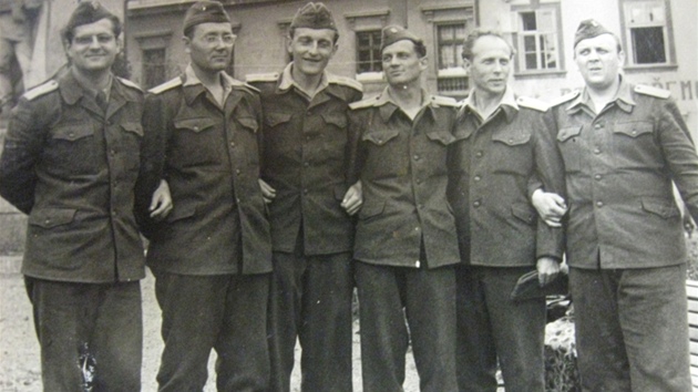 Ján Gronský v roce 1956 (první zleva)