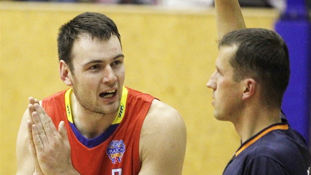 ALE, ALE, PANE ROZHODÍ... Petr Bohaík z Pardubic se nestaí divit.