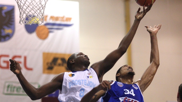 Prost�jovský Bertengeh Cadri-Nicholson (vlevo) a ostravský James Hughes.