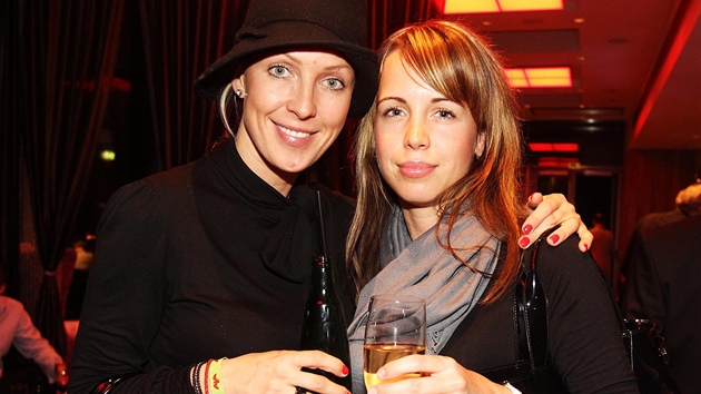 Zuzana Belohorcová s kamarádkou 
