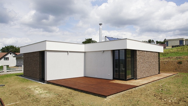 D�m �iní zajímavým netypický výtvarný koncept, zalo�ený na geometrickém tvaru s