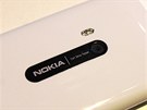 Nokia N9 v bílém barevném provedení