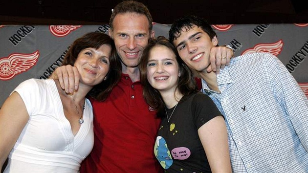 Dominik Haek s rodinou