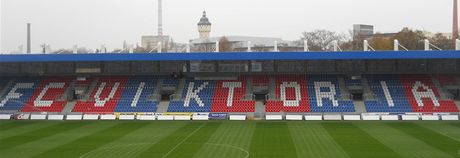 Pestavba stadionu ve truncových sadech stála 360 milion korun. Vejde se sem 13 tisíc divák.