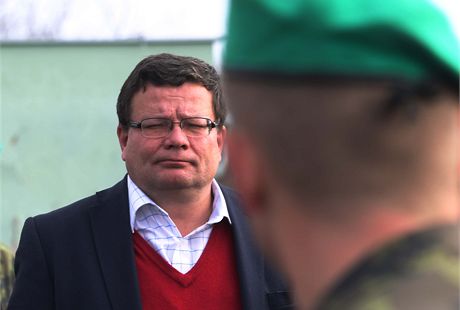Ministr obrany Vondra navtívil výcvikové stedisko NATO ve Vykov, kde vidl