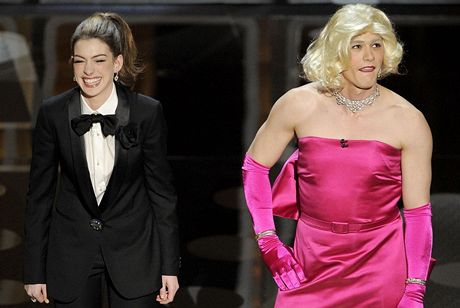 Modertoi Anne Hathawayov a James Franco (Oscar 2010)