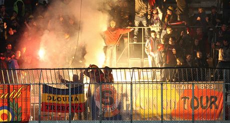 Fanouci Sparty v listopadovém utkání v Olomouci. Pro Václava Jílka to dál budou píznivci soupee.