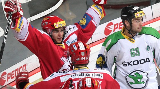 Radost z gólu do boleslavské branky projevuje tinecký Jakub Orsava. 