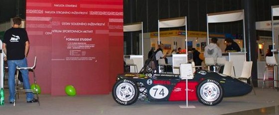 Formule Dragon 1 na veletrhu Gaudeamus na brněnském výstavišti v pavilonu F ve