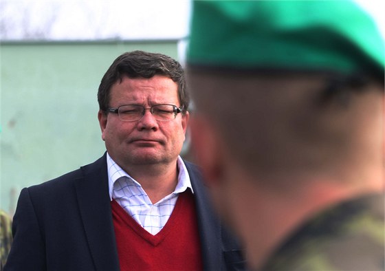 Ministr obrany Vondra navtívil výcvikové stedisko NATO ve Vykov, kde vidl