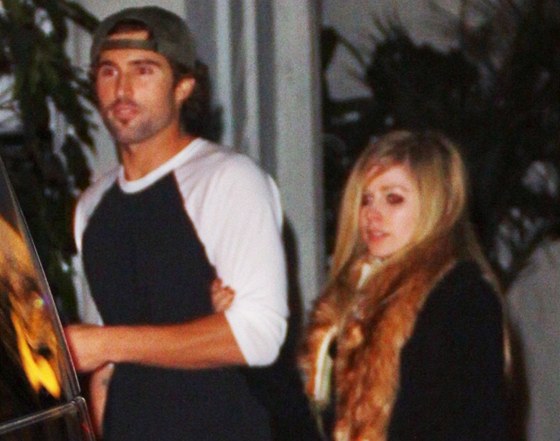Avril Lavigne a Brody Jenner krátce ped útokem