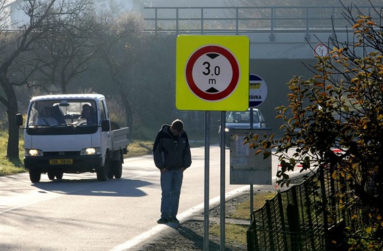 Na silnici u viaduktu v obci Rybník na Českokrumlovsku, kde se 14. října stala
