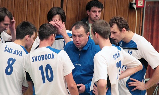 Volejbalisté Odolena Vody v ele s trenérem Milanem Fortuníkem.