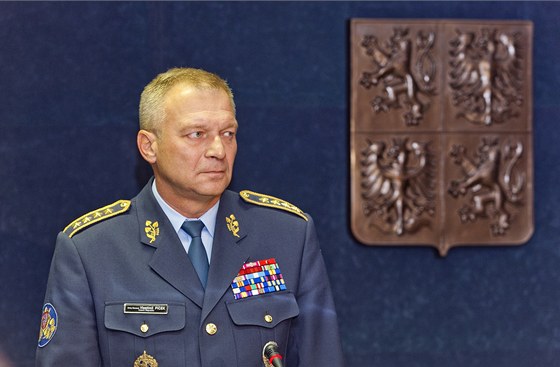 Bývalý náelník generálního tábu Vlastimil Picek se s nejvtí pravdpodobností stane ministrem obrany.