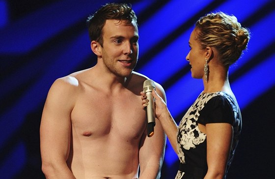 Nahá a Hayden Panettiere na MTV Europe Music Awards v Belfastu (6. listopadu...