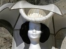 Z pohádky Ti oíky pro Popelku - klobouk macechy - Výstava pohádkových kostm