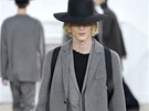 Trendy pánská móda: edé obleky (Dior Homme)