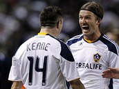 EVROPA THNE LOS ANGELES. David Beckham (uprosted) a Robbie Keane vrazn