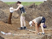 Archeologick przkum u Medleic na mst budoucho obchvatu Chrudimi (25.