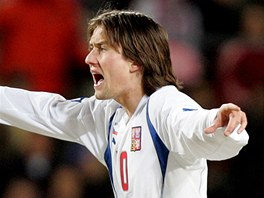 Tomá� Rosický p�i utkání fotbalové bará�e proti Norsku (12. listopadu 2005)