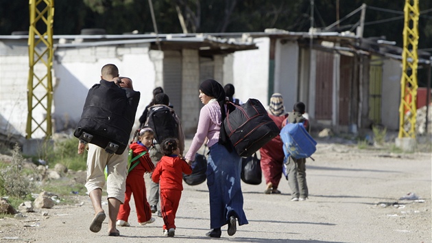 Syrtí uprchlíci na libanonské hranici (1. listopadu 2011)