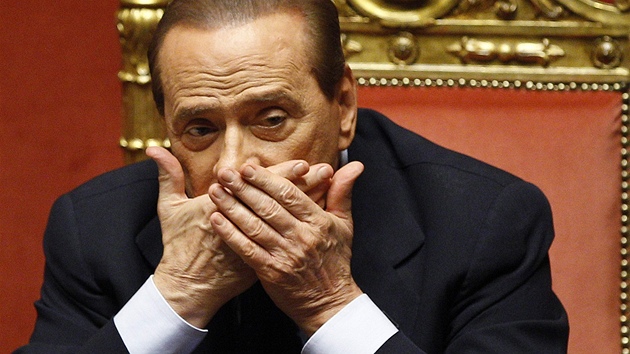 Italský premiér Silvio Berlusconi (8. listopadu 2011)