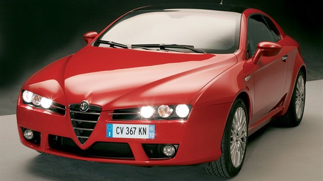 Sériová podoba Alfy Romeo Brera z roku 2005