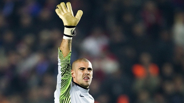 MÁM. Victor Valdes si naposledy poádn zachytal jet v dresu Barcelony. Za Manchester United nastoupil jenom dvakrát.