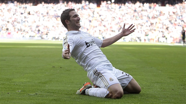 ASTNÝ STELEC. Gonzalo Higuaín z Realu Madrid slaví gól.