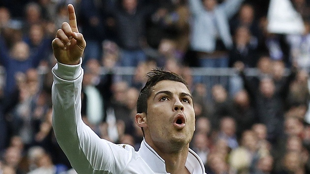 DALÍ HATTRICK. Cristiano Ronaldo si ve panlské lize pipsal dalí hattrick.