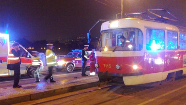 Na Vtoni srazila tramvaj chodce, utrpl vn zrann.