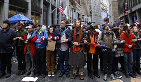 Protest proti ekonomické nerovnosti ped budovou newyorské burzy