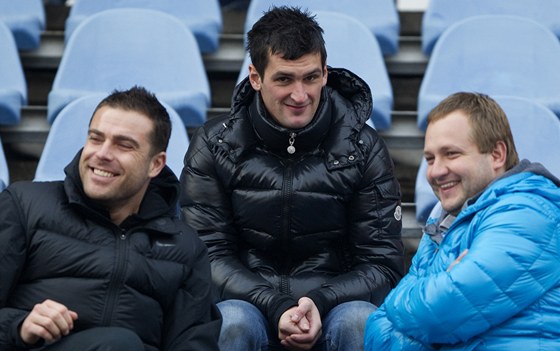 Martin Fenin (uprosted) se bhem loského listopadu pijel podívat na zápas Dukly se svými Teplicemi.