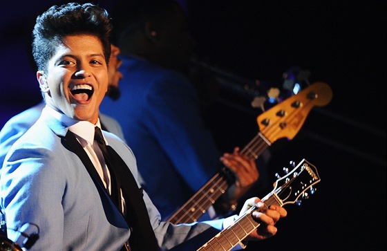 O úsměv v prvních řadách se postaral i Bruno Mars, vítěz sekce Objev roku. 