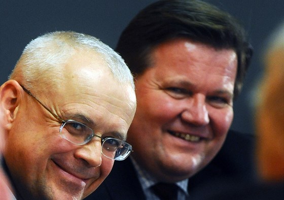 B�val� premi�r Vladim�r �pidla a sen�tor Zden�k �kromach na programov�