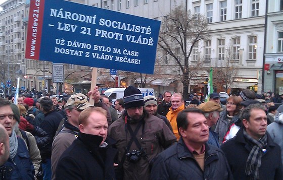 Jií Paroubek a píznivci jeho nové strany na demonstraci na Václavském námstí